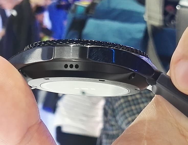 Часы Samsung Gear S3 доступны в двух версиях, но обе очень крупные