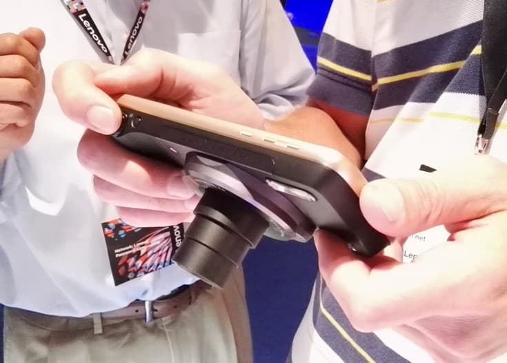 Модуль Hasselblad True Zoom характеризуется разрешением 12 Мп