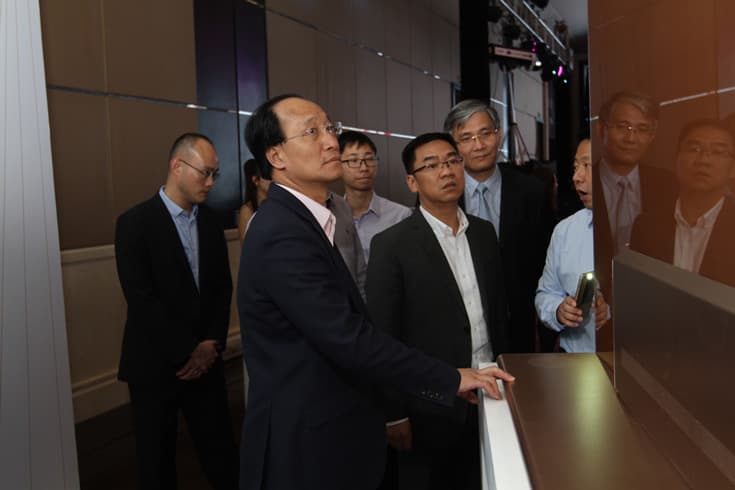 Телевизор Skyworth Wallpaper OLED TV стоит $14500