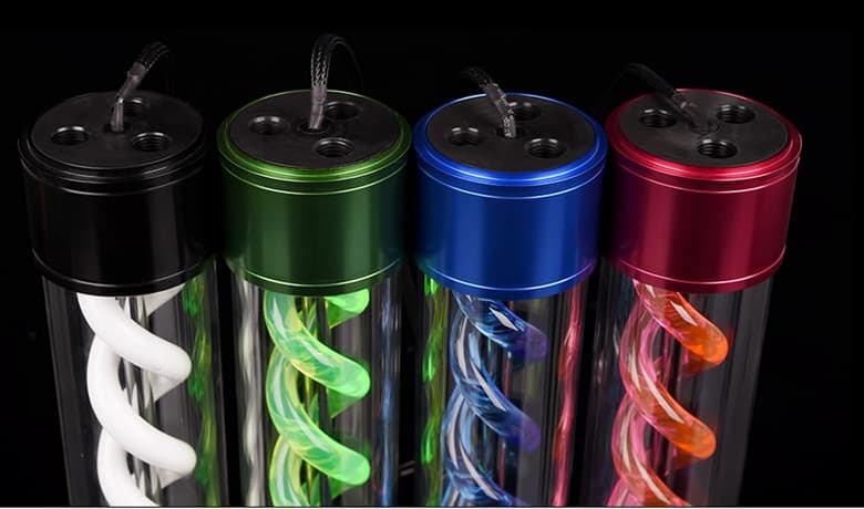 Резервуары изготовлены из прозрачного пластика