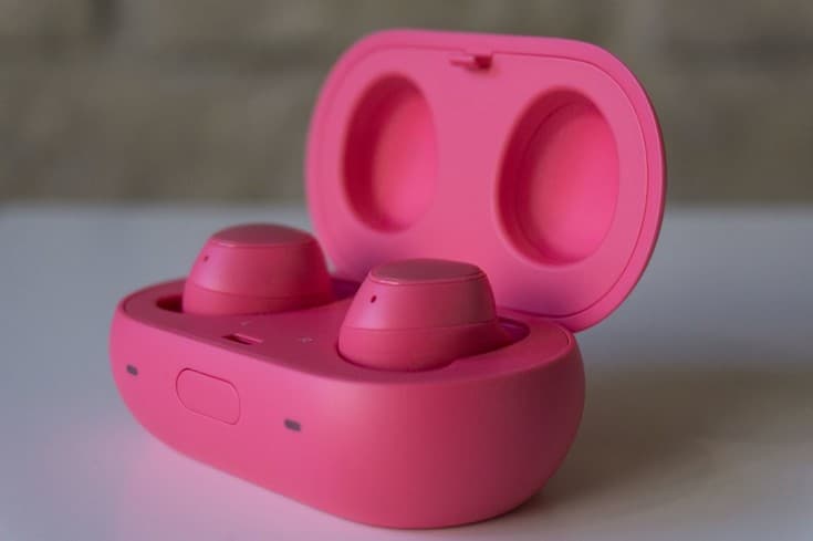 Представлены наушники Samsung Gear IconX