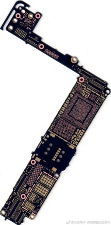 На платах видно расположение SoC Apple A11