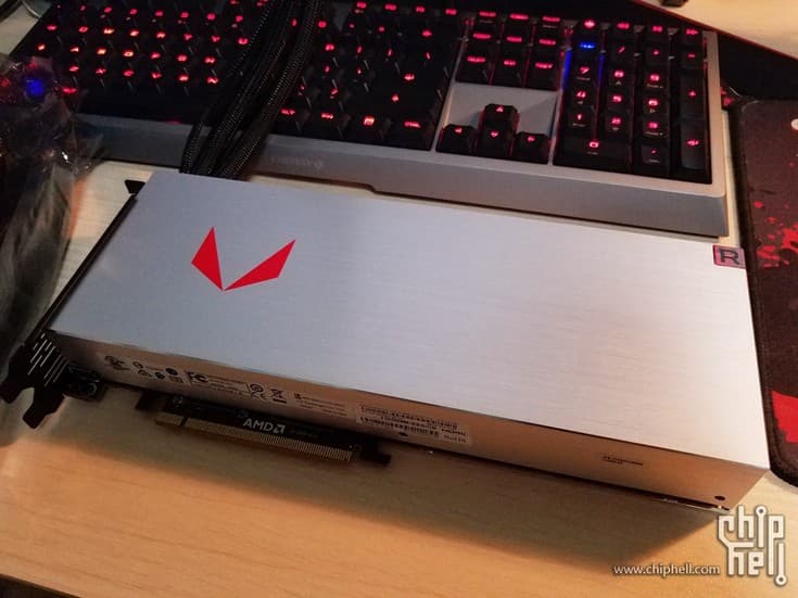 Появились снимки Sapphire Radeon RX Vega 64 с ЖСО