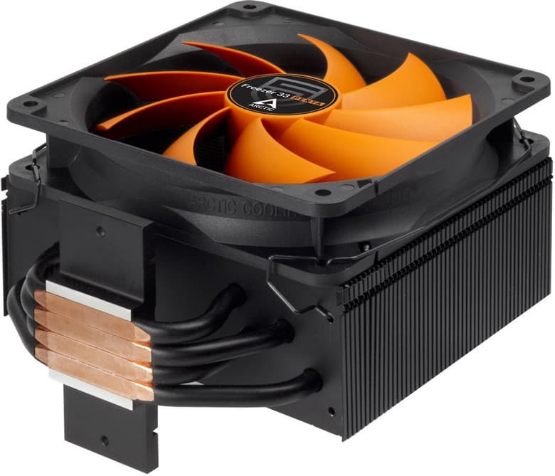 Через основание Freezer 33 Penta проходят четыре медные тепловые трубки