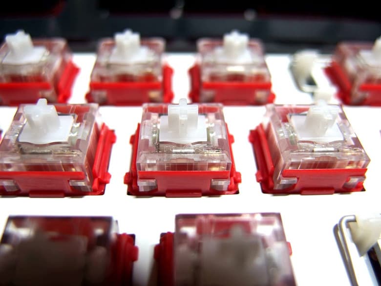 В клавиатуре i-Rocks K76M Plus используются фирменные малошумящие переключатели