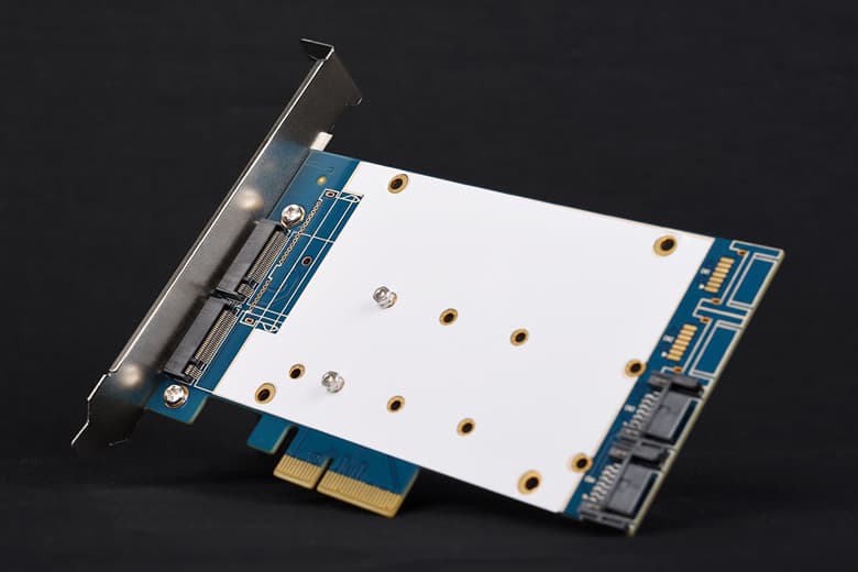 C помощью Alphacool HDX5 накопители можно объединять в массив RAID 0 или 1