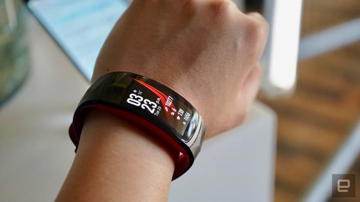 представлен браслет Samsung Gear Fit2 Pro