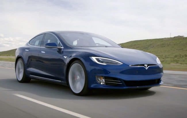 Электромобиль Tesla Model S проехал 1078 км на одном заряде, установив новый рекорд