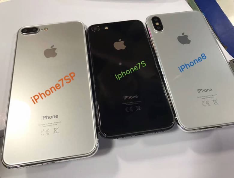 На фото устройства показаны тыльной стороной