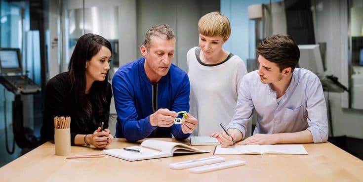 Apple нарастила затраты на исследования и разработки