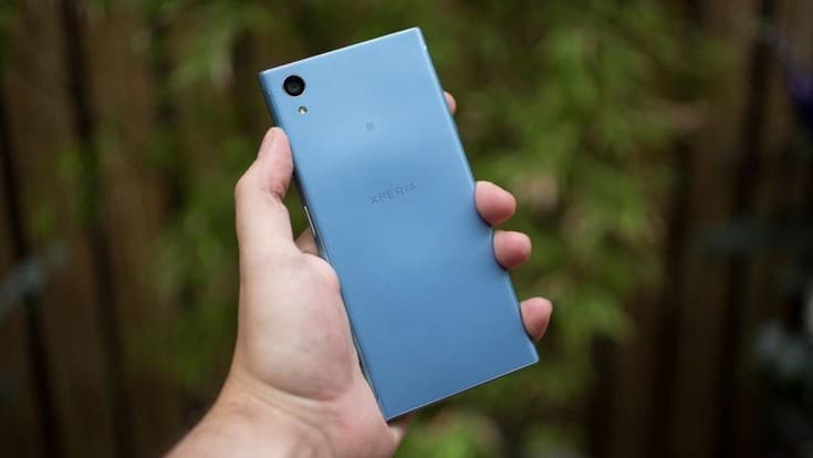 Sony Xperia XA1 Plus весит почти 200 г
