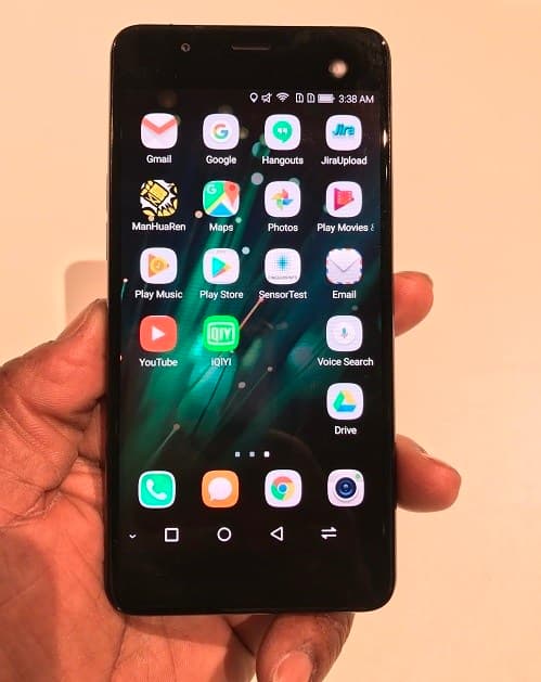 Представлен смартфон Hisense A2, оснащенный двумя дисплеями