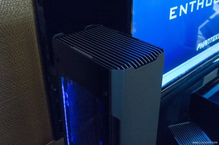 В корпусах Phanteks Project 217 и 217S видеокарта не подключена напрямую к системной плате