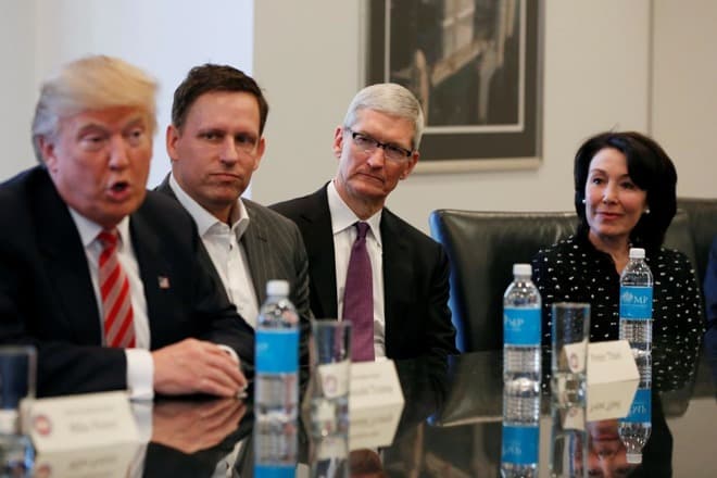 Apple построит три больших завода в США