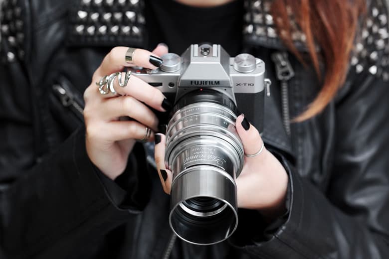 Оптическая схема объектива Lomography Daguerreotype Achromat 2.9/64 включает два элемента в одной группе