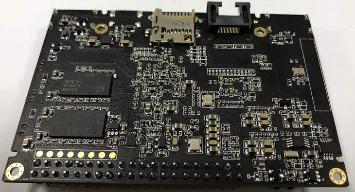 Плата Khadas VIM2 отличается горячим нравом, требующим охлаждения