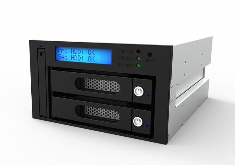 Модуль Raidon InTANK iR2623-S3 занимает два отсека типоразмера 5,25 дюйма