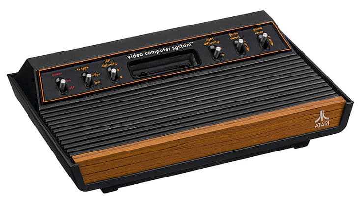 Внешне новинка будет похожа на легендарную игровую приставку Atari 2600