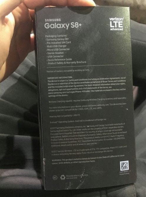 Фотография упаковки Samsung Galaxy S8+ подтверждает содержимое комплекта поставки