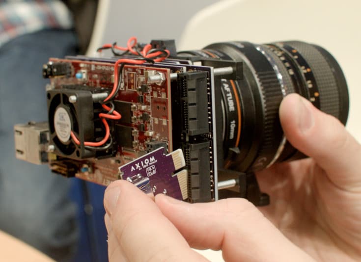 В камере Axiom может быть установлен датчик одного из трех форматов