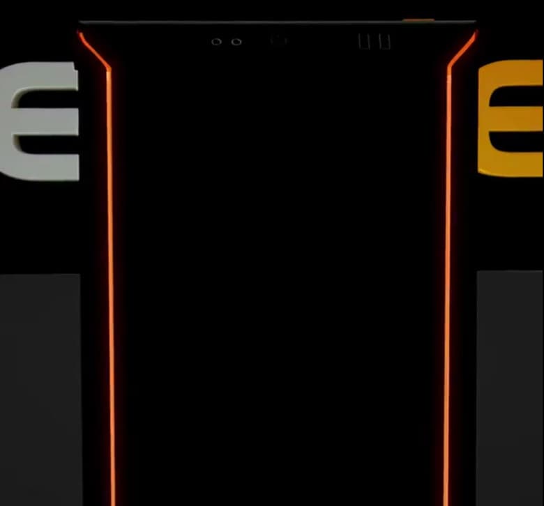 Боковая панель be quiet! Dark Base 700 изготовлена из стекла