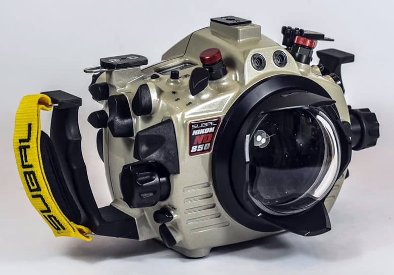 Алюминиевый бокс стоимостью 3490 евро (без НДС) обеспечивает возможность съемки на глубинах до 80 м