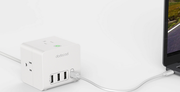 Устройство Dodocool DC32 оснащено тремя розетками, тремя портами USB-A и разъемом USB-C, поддерживающим 30-ваттную зарядку