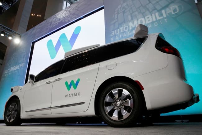Несмотря на разногласия внутри компании Waymo планирует запустить сервис беспилотного такси уже в этом месяце