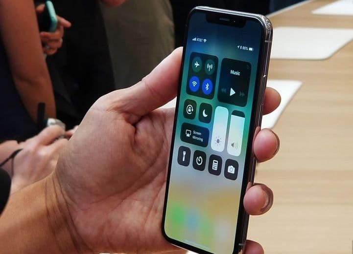 Смартфоны iPhone 2018 года получат такую же камеру TrueDepth, как и iPhone X