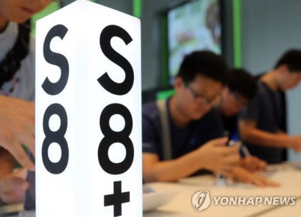 Безоговорочным лидером рынка является компания Samsung Display