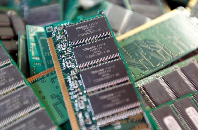 Western Digital завтра должна подписать соглашение с Toshiba о покупке полупроводникового производства