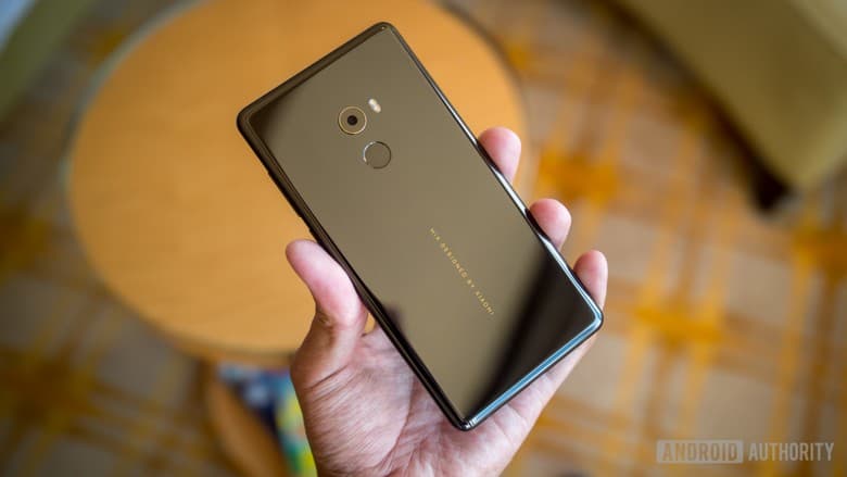 Xiaomi Mi Mix 2 будет доступен в белом цвете