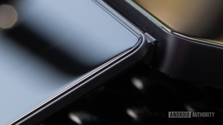 Смартфон ZTE Axon M должны представить 17 октября 