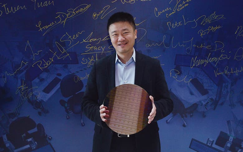 Для освоения 10-нанометрового техпроцесса выбран наименее рискованный путь