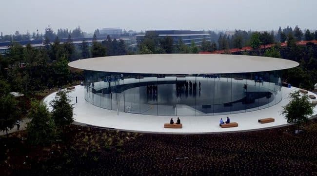 Новый видеоролик демонстрирует почти готовые Apple Park и Steve Jobs Theater за считанные дни до анонса iPhone 8