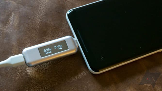 При температуре ниже 20 °С скорость зарядки смартфонов Google Pixel 2 XL резко падает