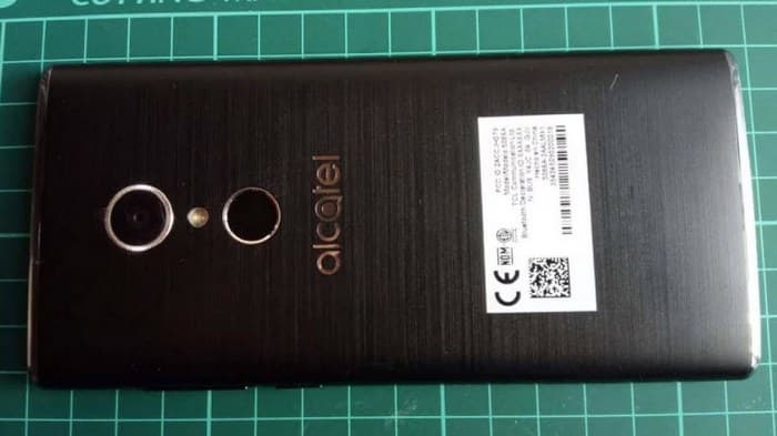 Смартфон Alcatel 5 прошел сертификацию FCC