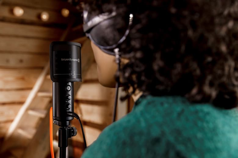 Продажи Beyerdynamic Fox начнутся в апреле этого года по цене 179 евро