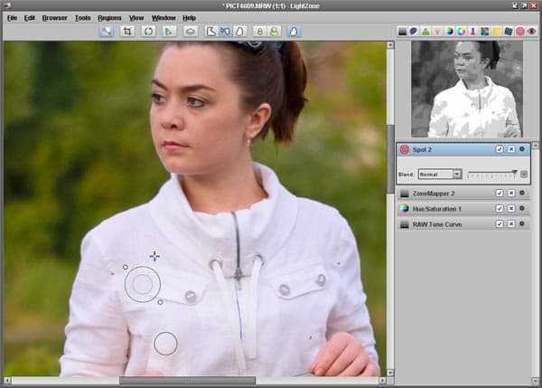 Удаление локальных дефектов с помощью инструмента Spot в LightZone