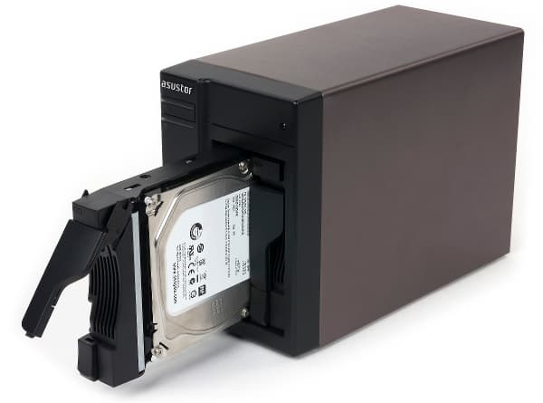 Установка винчестеров в Asustor AS-302T