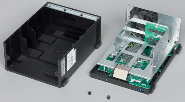 Конструкция накопителя Asustor AS3202T