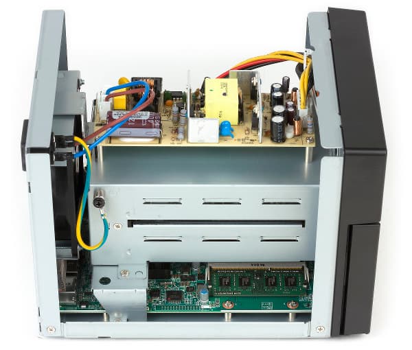 Конструкция Buffalo TeraStation 5200