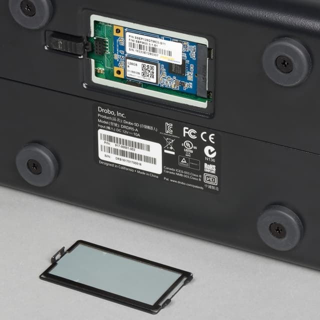 Внешний вид накопителя Drobo 5D