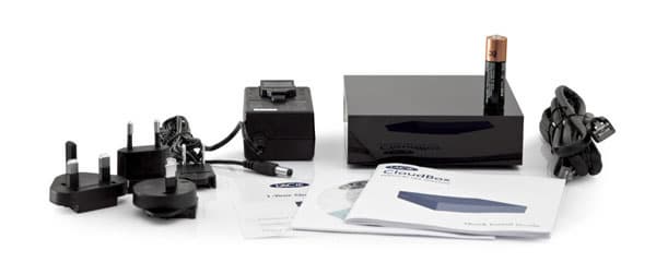 Обращает на себя внимание наличие сменных штекеров для всех распространенных типов электрических розеток