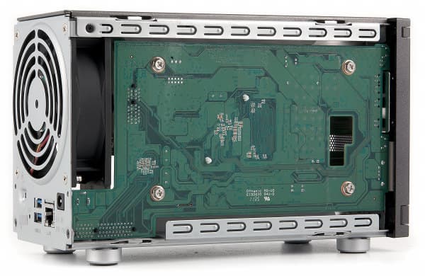 Конструкция Netgear ReadyNAS Duo v2