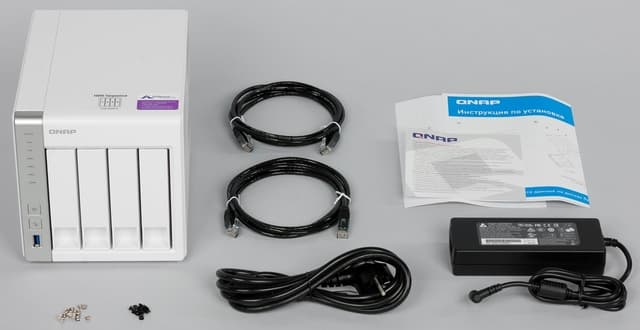 Комплект поставки QNAP D4