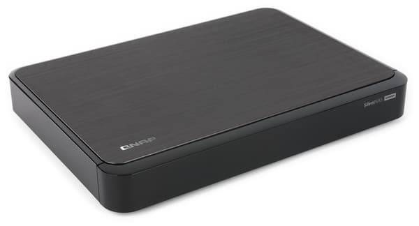 Внешний вид QNAP HS-251