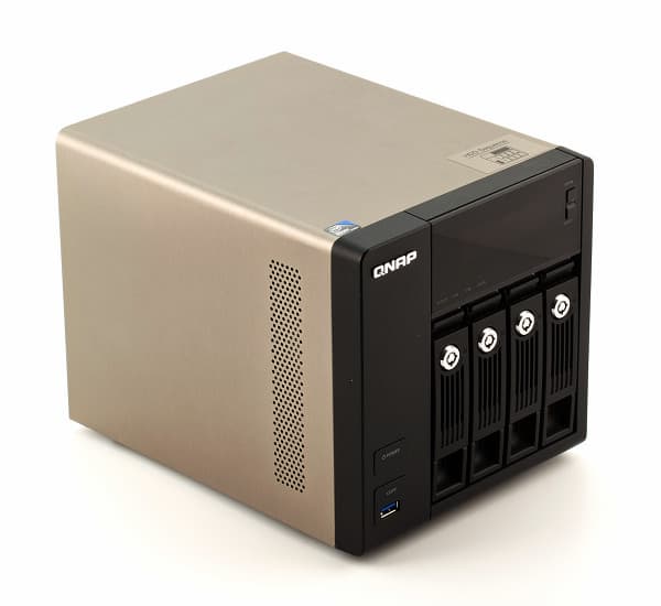 Внешний вид сетевого накопителя QNAP TS-459 Pro II