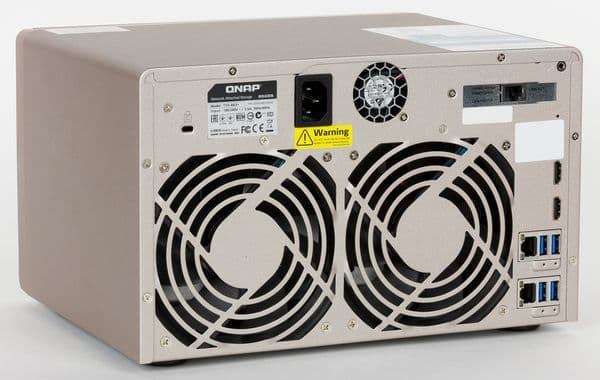 Внешний вид QNAP TVS-863+ Внешний вид QNAP TVS-863+