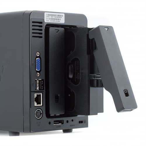 Synology DS710+, выдвижение отсека для установки диска